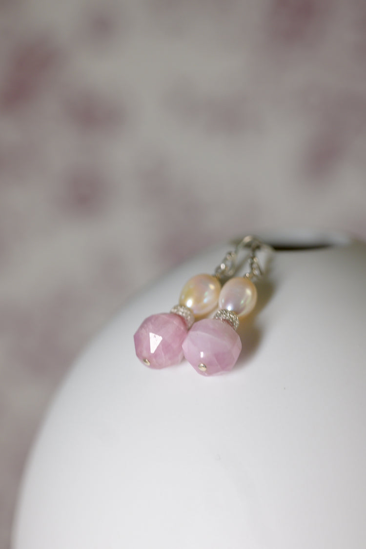 Heather Kunzite Freshwater Peal Earrings