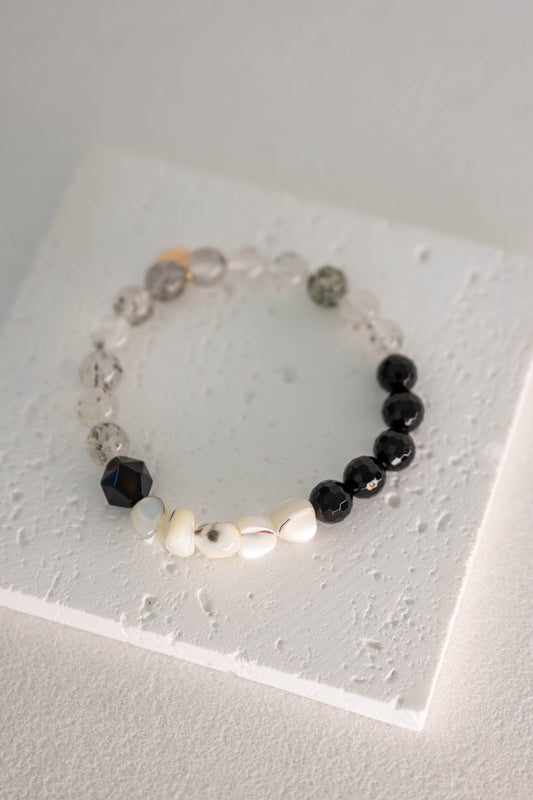 Shadow Balance Bracelet | Kiwi Quartz White Trochus Shell Black Onyx