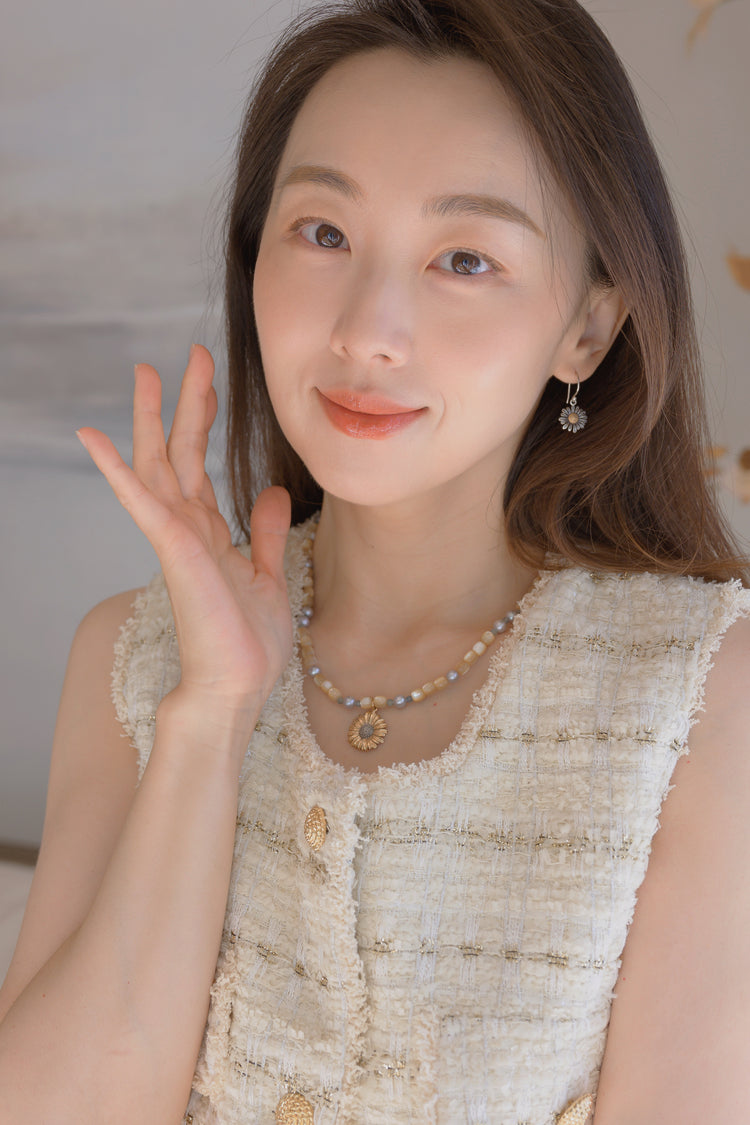 Golden Daisy Necklace | Peridot Grey Freshwater Pearl Natural Mother of Pearl