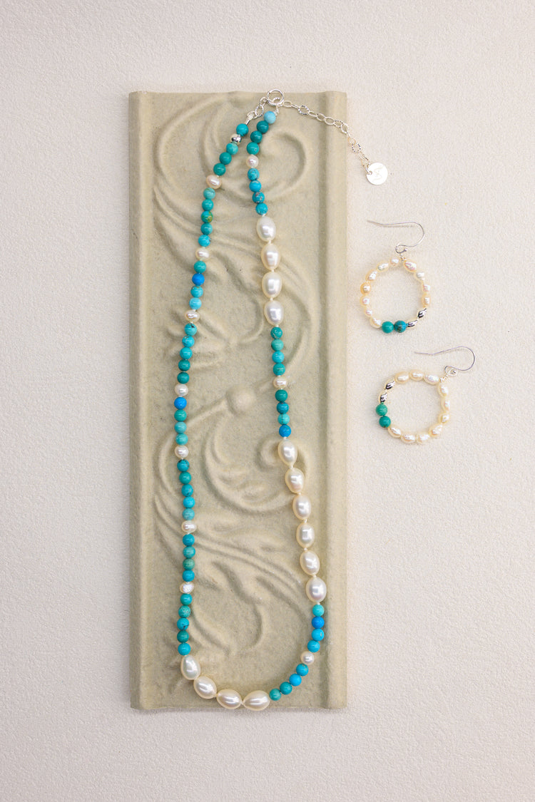 Moon Over Water Hoop Earrings | Hubei Turquoise (A) Freshwater Pearl