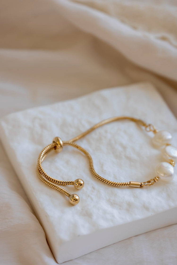 OnlyOne 3-1 Bracelet | Freshwater Pearls with adjustable slider