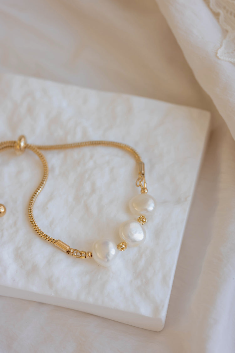 OnlyOne 3-1 Bracelet | Freshwater Pearls with adjustable slider