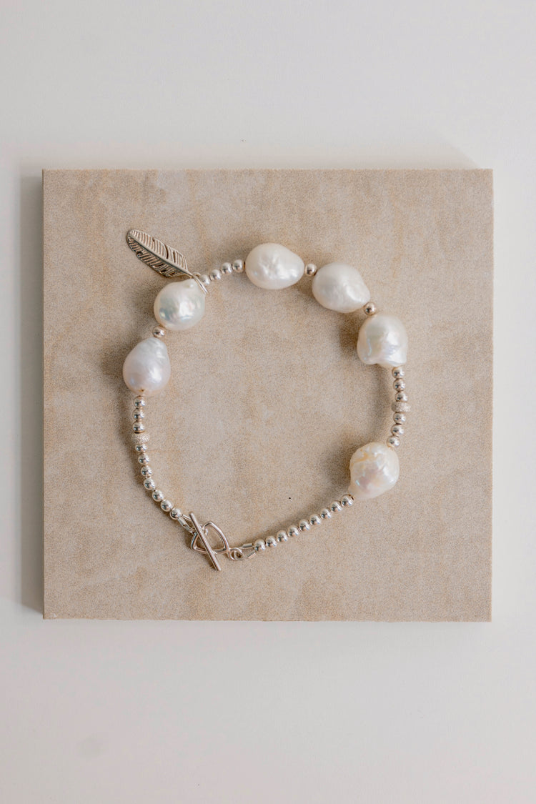 OnlyOne 3-1 Bracelet | Freshwater Pearls Silver Feather