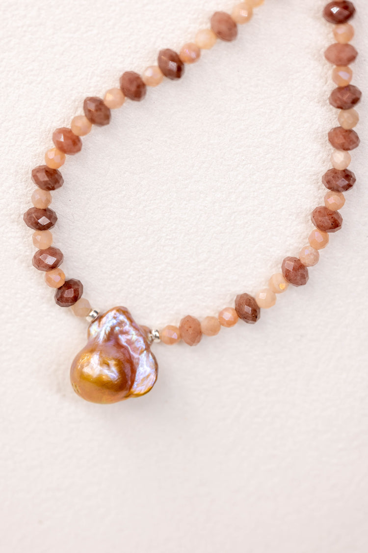 Rosy Moon Moment Necklace | Ruby Moonstone Baroque Pearl