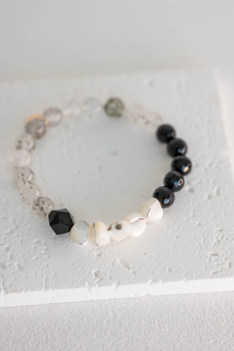 Shadow Balance Bracelet | Kiwi Quartz White Trochus Shell Black Onyx