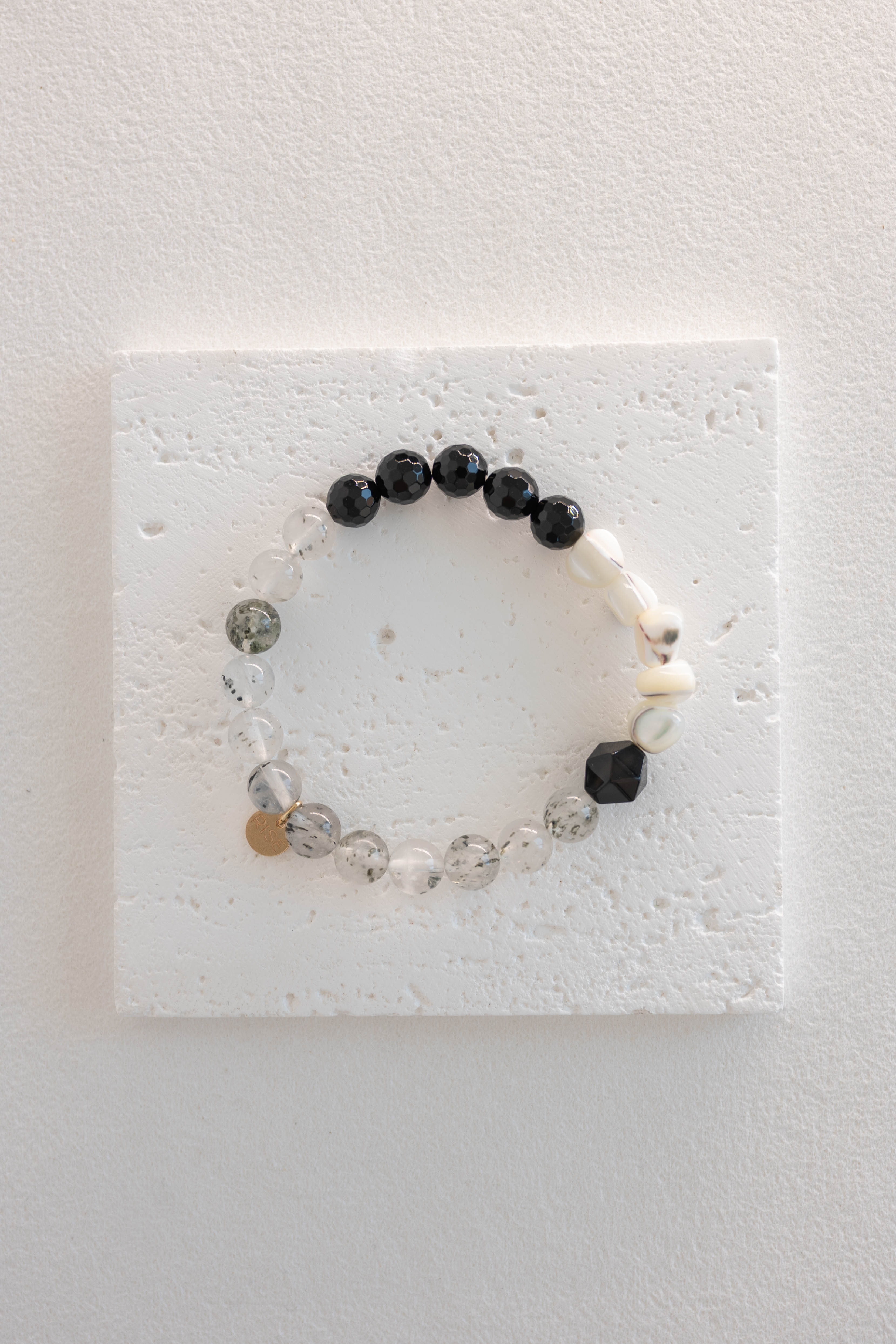 Shadow Balance Bracelet | Kiwi Quartz White Trochus Shell Black Onyx