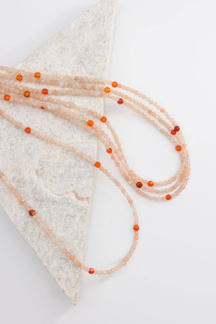 Basic1.0 | Peach Moonstone Necklace