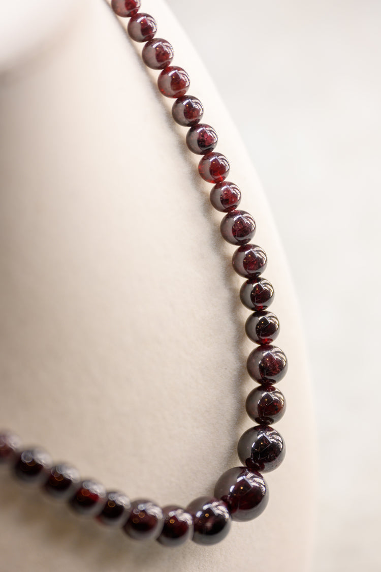 Velvet Aura Necklace | Red Garnet(AA)