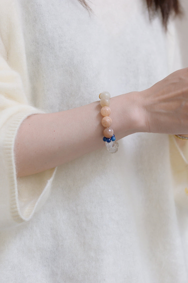 Serenity Balance Bracelet | Peach Moonstone Black Super7 Kyanite (AA)