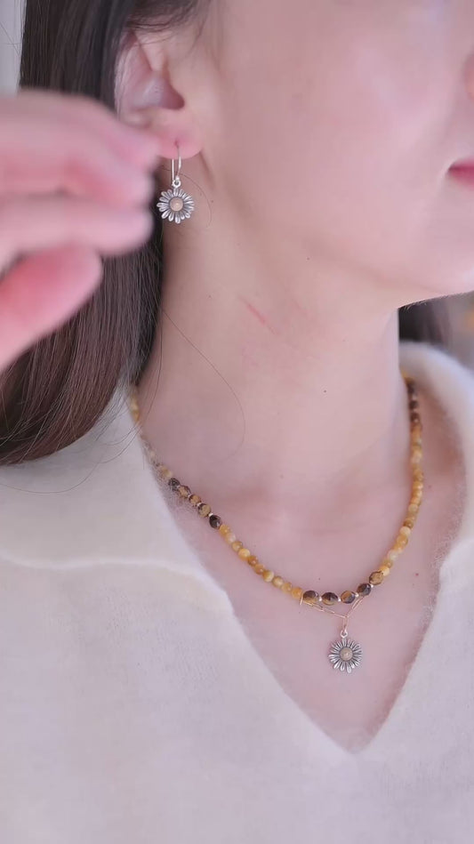 Sunlit Daisy Earrings