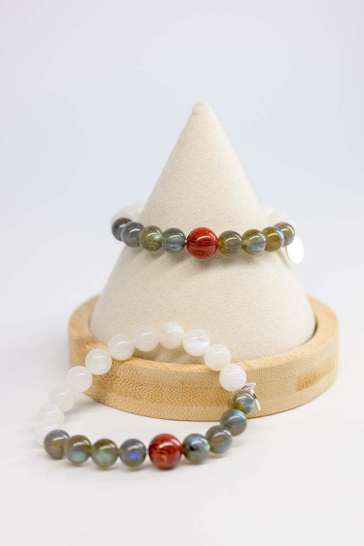 Fortune Flow Bracelet | Red Snake Skin Jasper Gray/White Moonstone